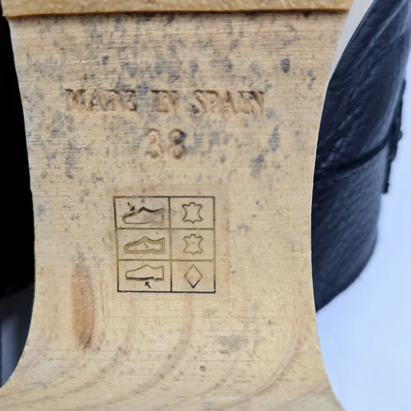 Free People Black Leather‎ Clogs with Natural Wooden Heel - Picture 13 of 14